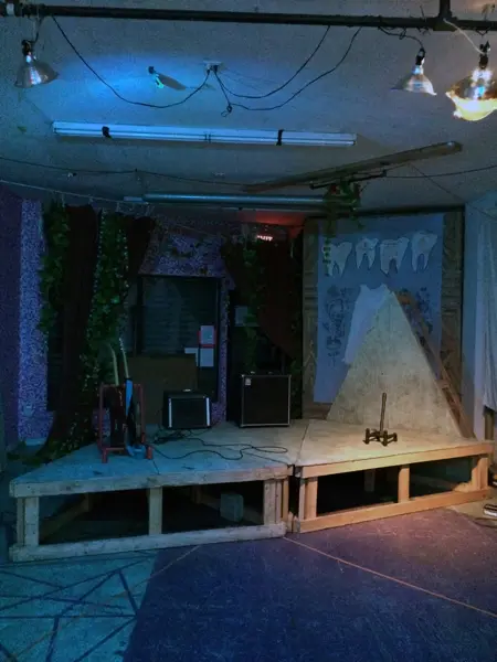 Trade in Trade Up stage and projection environment